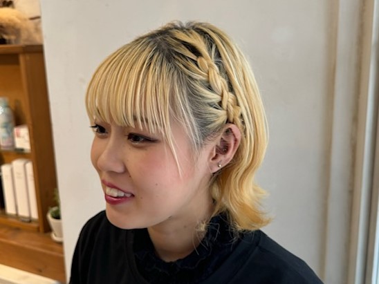 スタッフのヘアスタイルご紹介します😍